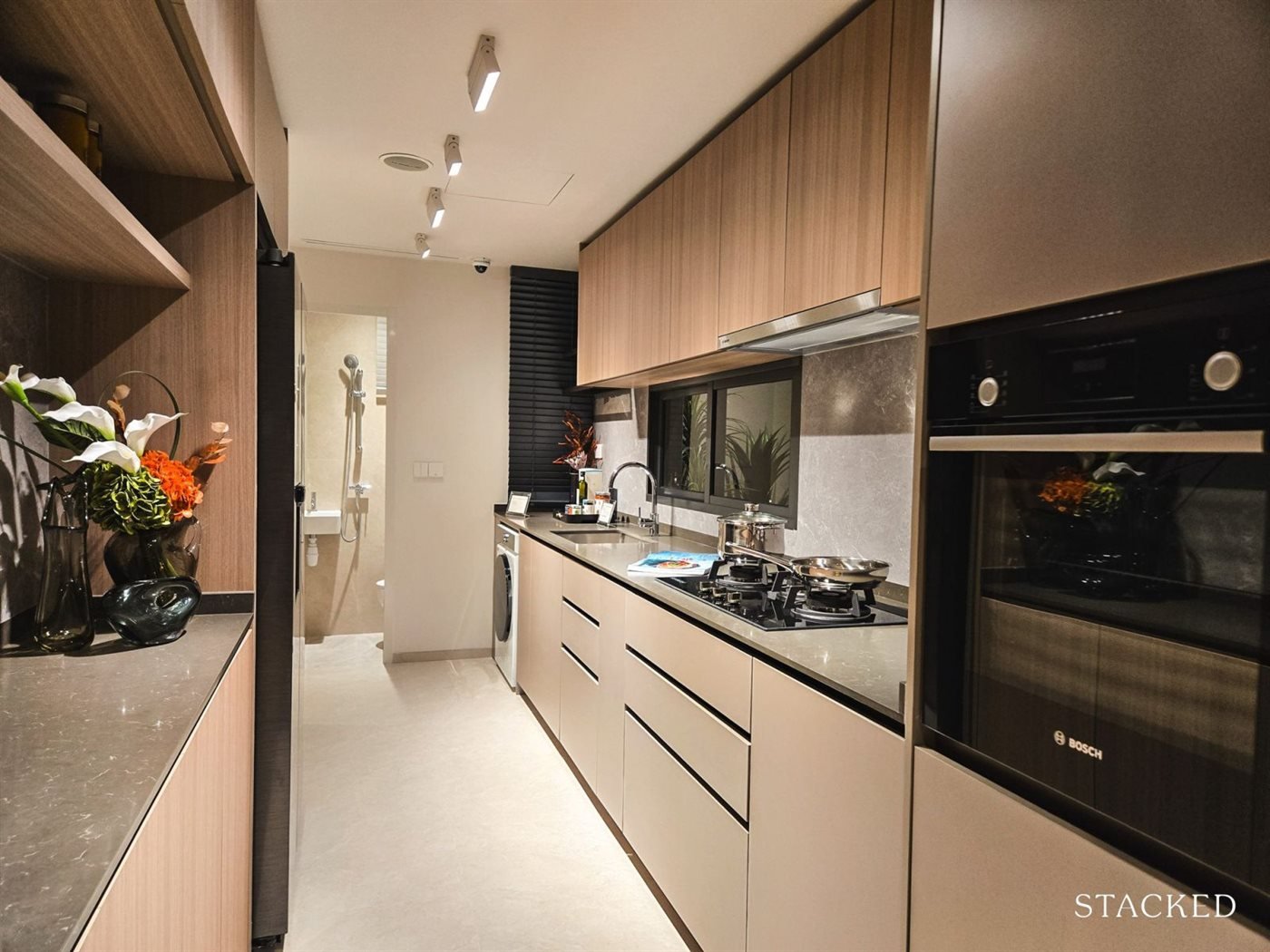 Four-bedroom showflat kitchen at Lucerne Grand